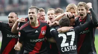 九游体育网站-勒沃库森训练开放日，转会期再遭质疑引欢呼，葡超在即，更衣室氛围转暖(德约科维奇教练)