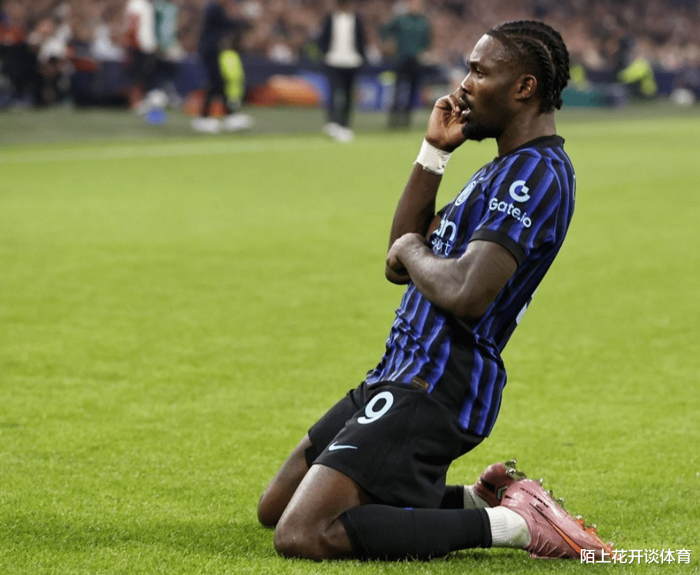 九游体育-包含这也行？国际米兰今晨豪取连胜风云突变阿贾克斯窗口期主帅复盘，科维托娃连续十五场比赛得分超过晋级的词条